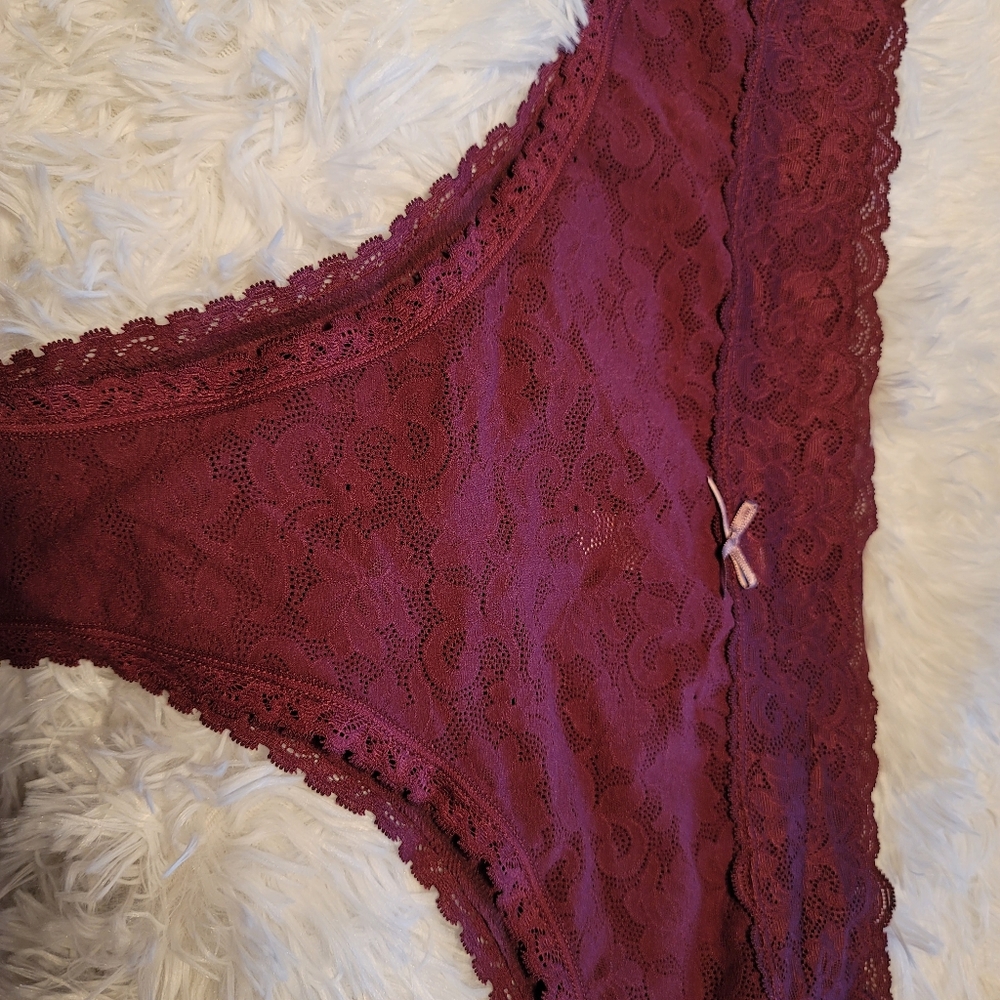 Burgandy stretch lace cheeky ♡